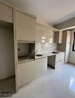 Kızıltoprak Mah.de Ebeveyn Banyolu Geniş Lüks 2+1 Daire