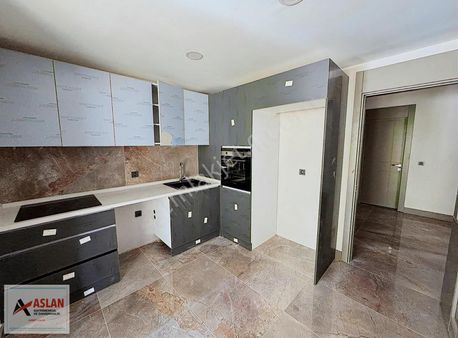 Çengelköy Hasbahçe Evlerinde Bahçeli 2+1/135 M2 Bahçe Katı