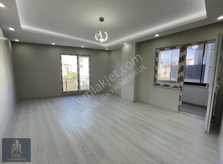 Kapaklı Vatan'da Satılık Ebeveyn Banyolu İskanlı Öncephe 3.kat !