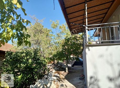 Burdur Tefenni Başpınar'da 200m2 Arsa İçerisinde Müstakil 2+1