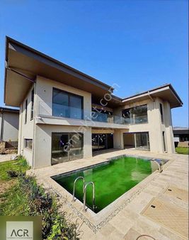 Şilede Doğa İçinde Satılık Müstakil 4+1 Lüks Villa