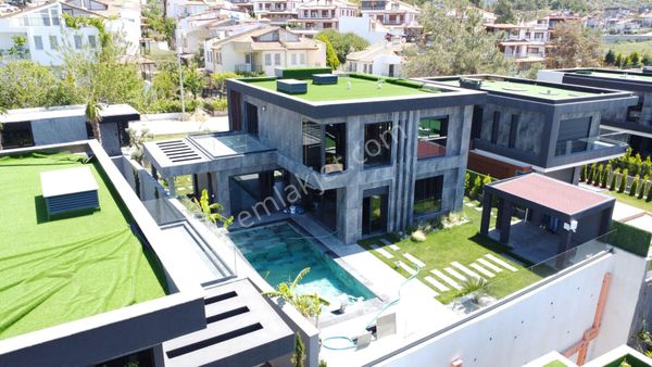Kuşadasında Satılık Avangarte Özel Tasarım Müstakil Villa