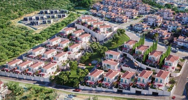 Kuşadası Merkezde Alaçatı Mimarisi İle Manzaralı Özel Havuzlu Müstakil Villalar