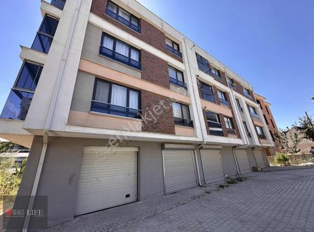 Rw Lıfe // Batıkent Mahallesi Site İçi Özel Garajlı Ara Kat 3+1