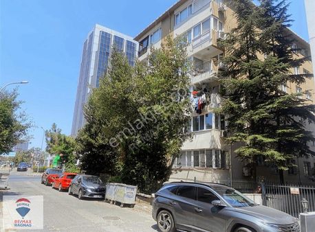 Ataşehir İçerenköy De Metroya Yakın 2+1 Kiralık Daire