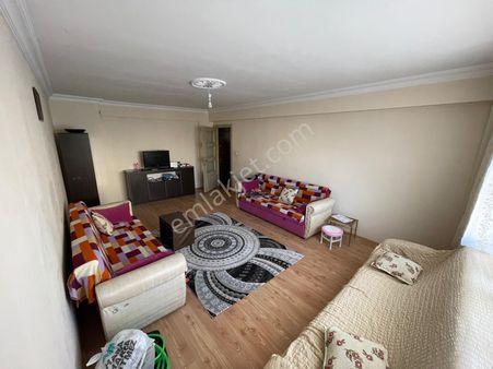 Hüseyingazi Göbekte 3. Katta 3+1 Daire