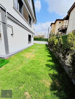 Çınarlıda Merkezi Konumda Ultra Lüx Satılık 5+1 Triplex Villa