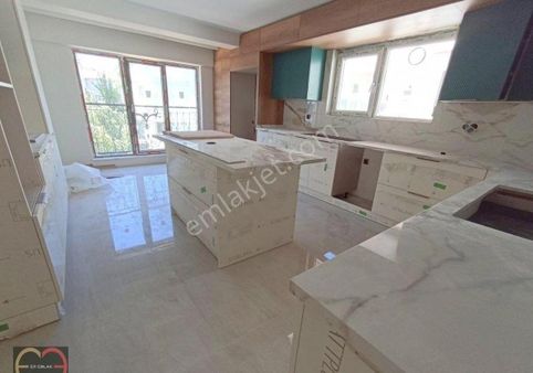 Tapu Masrafsız Bahçeli 7.cd Yakını Ada Mutfak Muhteşem 6+1 Dub