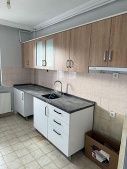 Bursa İnegöl Alanyurt Dağıstan Sitesinde Caddeye Cephe 3+1 Bakımlı Daire