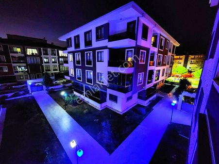 Yükselden Altınkumda Ayrı Mutfaklı Öncephe Ebeveyn Banyolu Daire