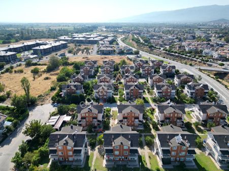 Poyraz Gayrimnekul'den Edremit Cennetayağı'nda Site İçinde Satılık Trıbleks