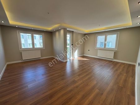 Karşıyaka Bostanlı Takev Yakını Full Tadilatlı 3+1 Daire N-21