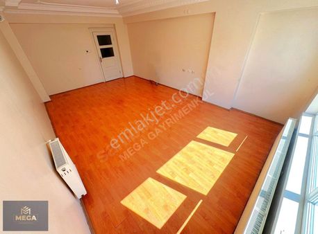 Mega'dan Esertepe Cd Geniş M2 Kareli+evebeyin Banyo+yapılı Daire