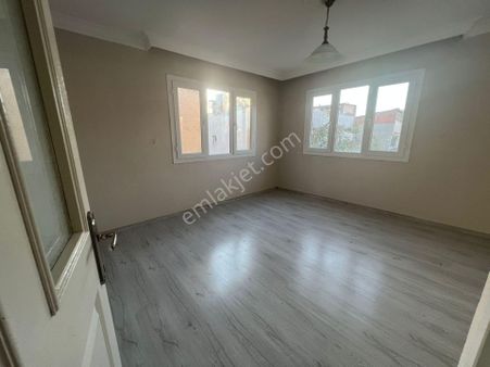 Konak İsmetpaşa Mahde 2+1 100m2 Ayrı Mutfak Klasik Daire