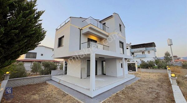 Cb.route'dan Dikili Salihlerde Deniz Manzaralı Müstakil Villa