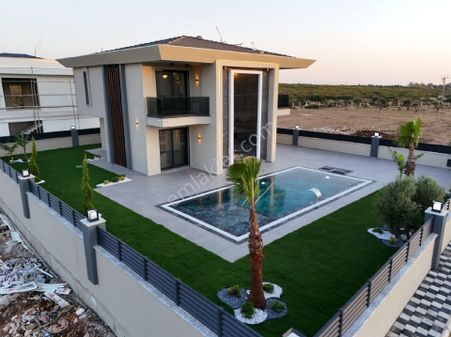 Aydın Didim Efeler Mahallesinde İmbat Sahiline 1.km Mesafede Havuzlu Bahçeli Tam Villa Satıyoruz