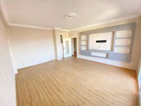 Prestijden Yeni Mah. Toros Devlet Hastanesi Civarı Asansörlü 3+1