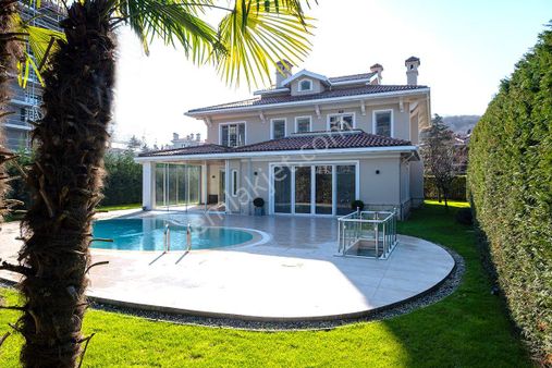 Kemer Country, Kemerboyu'nda Müstakil, Havuzlu Satılık Villa