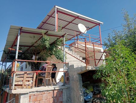 Komutanemlaktan Bergama Durmuşlardaoturmaya Hazır Köy Evi