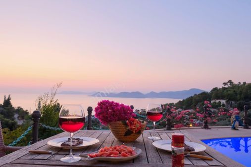 Stop’tan Faralya’da Full Deniz Manzaralı Müstakil Villa