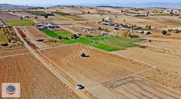 Bursa Yenişehir Mahmudiye'de Köy Yerleşim Alanının Yanında Arsa