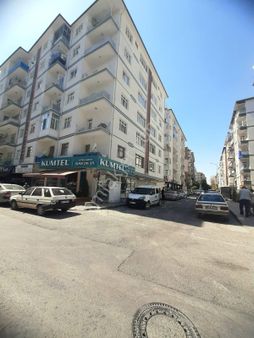 Demetevler Vatan Cad Yakını Asansörlü Çift Cephe Yapılı3+1 Daire