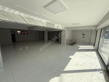 Merkez Mahallesi'nde Kiralık 280 M Düz Giriş Her İşe Uygun