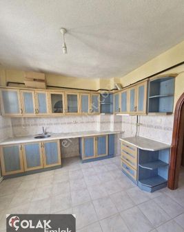 Davraz Mah. Mustafa Gözütok Okuluna Yakın Ara Kat Kombili Daire