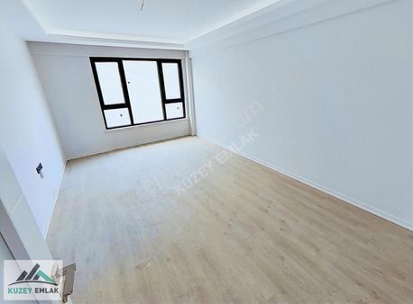 Kuzey Emlak'tan Cadde Üzeri Ulaşıma Yakın 3+1 Fırsat Dairesi