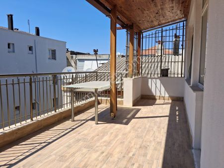 Güzelyalıda 24 Sokakda İçi Yapılı Teraslı İki Adet Balkonlu Son Kat