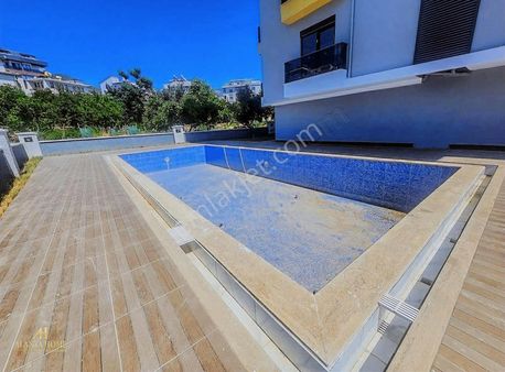 Alanya Yukarı Oba Yeni Binada Sıfır Eşyalı Kiralık 1+1