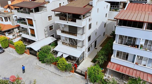 Dikili Gazipaşa Mh. 3+1 Doğalgazlı Çift Tuvalet 90 M2 Net