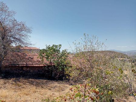 Komutan Emlaktan Bergama Durmuşlarda Köyünde 1.631 M2 Arsa