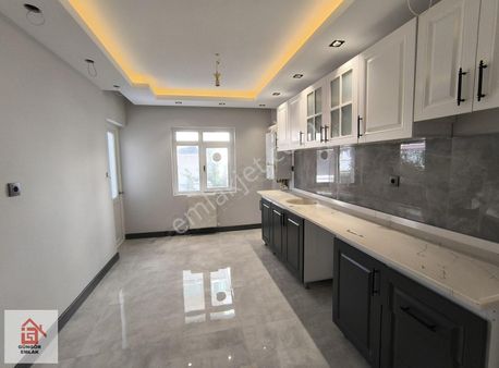 Güngör Emlak 'dan Karapürçek'de Satılık 3+1 Daire