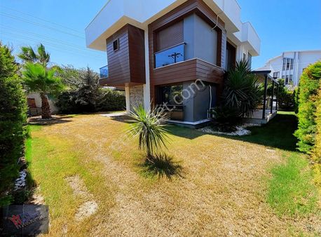 Win Happy'den Havuzlu Site İçersinde Satılık 5+1 Müstakil Villa