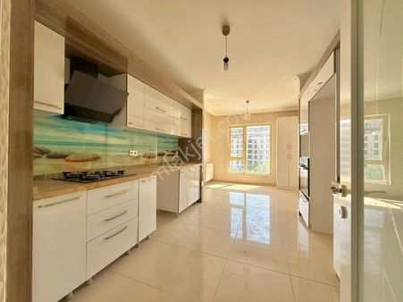 Duru Emlak'tan ▓lüx Sitede 195m² G.odalı - Kapalı Garajlı 3 Balkonlu Manzaralı 4+1