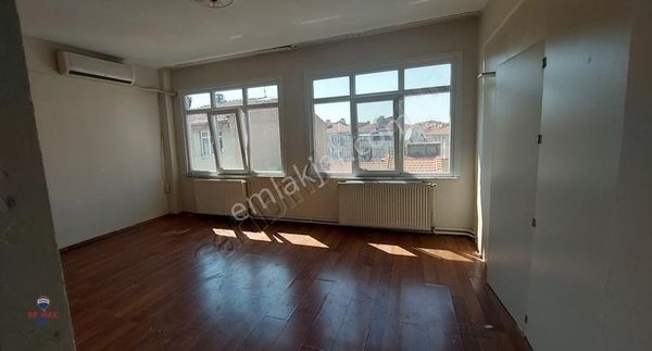 Vatan Caddesine Yürüme Mesafesinde Boş Avantajlı 3+1