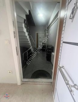 Sancaktepe Yunus Emre Mahallesinde Satılık 5+1 Dubleks Daire