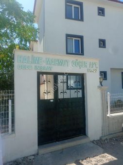 Karaburun Girişinde 1+1 Eşyalı Zemin Kat Daire