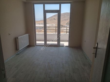 Berat Atabey Emlaktan Çamurluda 3+1 Satılık Sıfır Daire