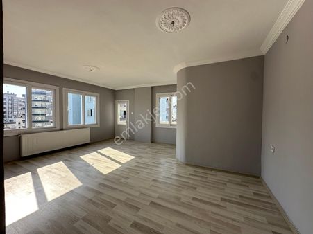 Mezitli Akdeniz’de Satılık 3+1 Yapılı Daire