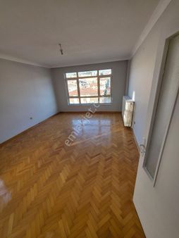 Çayır'dan ,çankaya ,cebeci ,c.gürsel Caddesinde ,asansörlü ,bağımsız ,mrkz.sis.yeni Boyalı