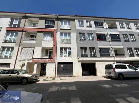 Mega Yapı'dan Çamlıca Mh.de İskanlı Geniş 3+1 Satılık Daire