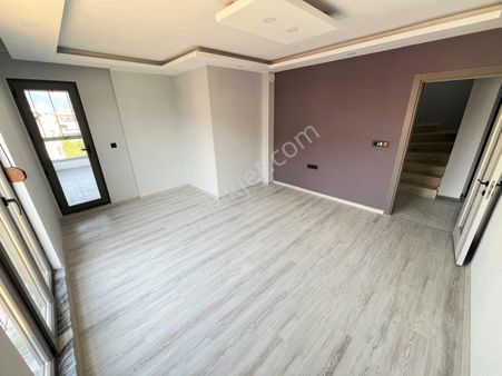 Akçay Aras Emlaktan Altınkumda Denize 650 Metre 4+1 Dubleks
