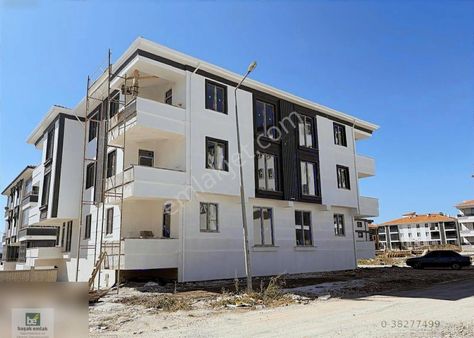 Fen Lisesi Cıvarında Satılık 2+1 Daire