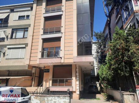 Acıbadem Pomak Sok.yüksekgırış 3+1 Tıcarı Uygun!!!