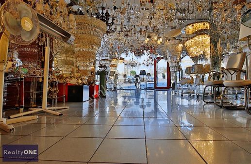 R-one Şişane 3 Katlı Cadde Üzeri 300m2 Kiralık Dükkan