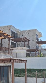 Kuşadası Soğucak Mevkinde Deniz Manzaralı Dublex Daire