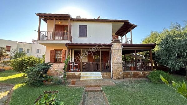 Ayvalık Altınova’da Site İçinde Denize Yakın 4+1 Satılık Villa