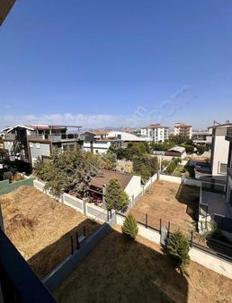 Menderes'de Malikane M2sinde 3 Katlı Müstakil Sıfır Villa !